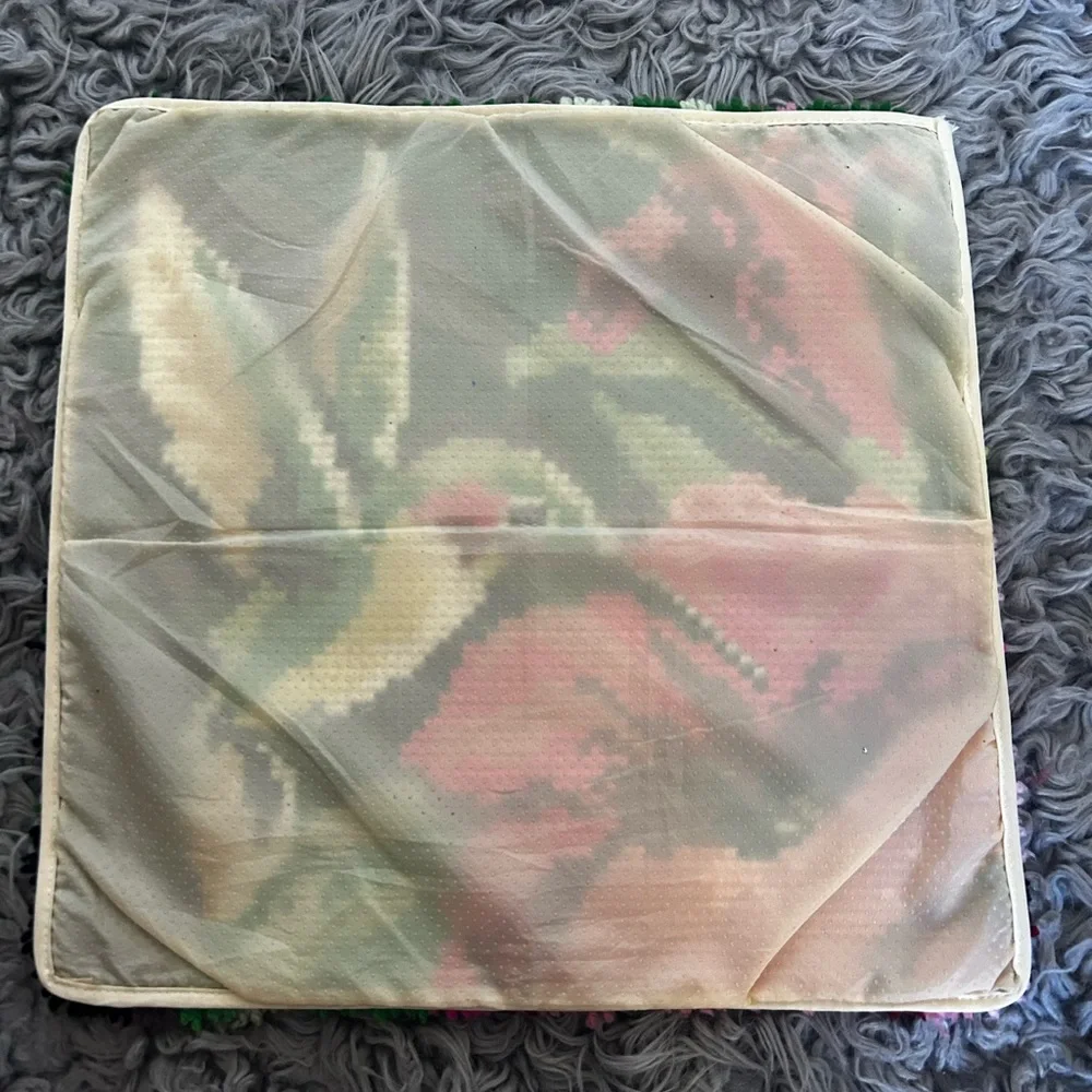 Hummingbird Latch Hook Rug - Picture 2 of 3
